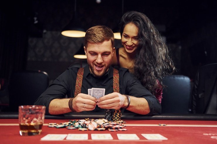 Grid permainan Starburst dengan simbol bintang dan wild yang bersinar