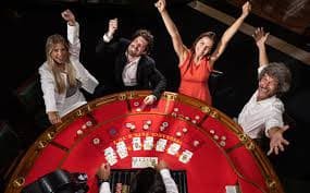 Tampilan meja VIP Roulette dengan area taruhan dan chip pemain